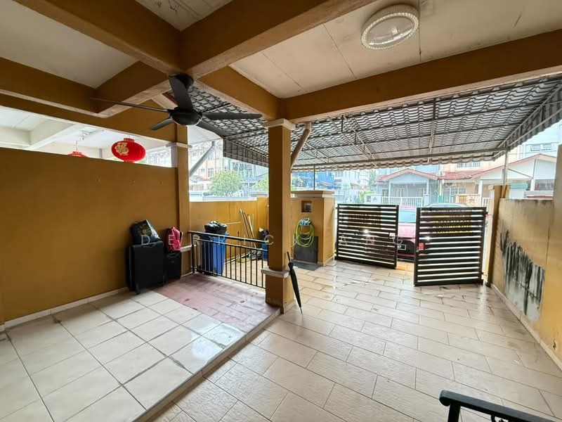 Rumah Teres 3-Tingkat untuk Dijual di Subang Bestari (Shah Alam) - Derrick Ang - Exterior - PropertyGuru.com.my