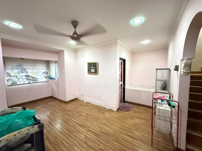 Rumah Teres 3-Tingkat untuk Dijual di Subang Bestari (Shah Alam) - Derrick Ang - Living Room - PropertyGuru.com.my