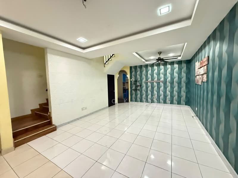 Rumah Teres 3-Tingkat untuk Dijual di Subang Bestari (Shah Alam) - Derrick Ang - Living Room - PropertyGuru.com.my