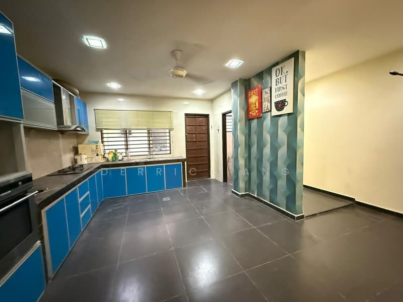 Rumah Teres 3-Tingkat untuk Dijual di Subang Bestari (Shah Alam) - Derrick Ang - Kitchen - PropertyGuru.com.my