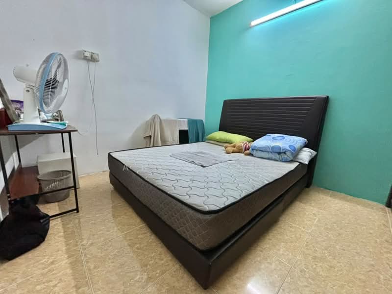 Rumah Flat untuk Dijual di Desa Lembah Permai - Aaron Yong - Bedroom - PropertyGuru.com.my