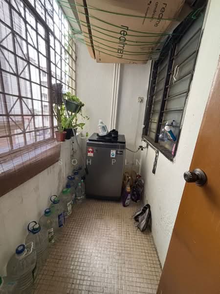 Pangsapuri untuk Dijual di Subang Perdana Goodyear Court 7 - Soh Ping - Balcony - PropertyGuru.com.my
