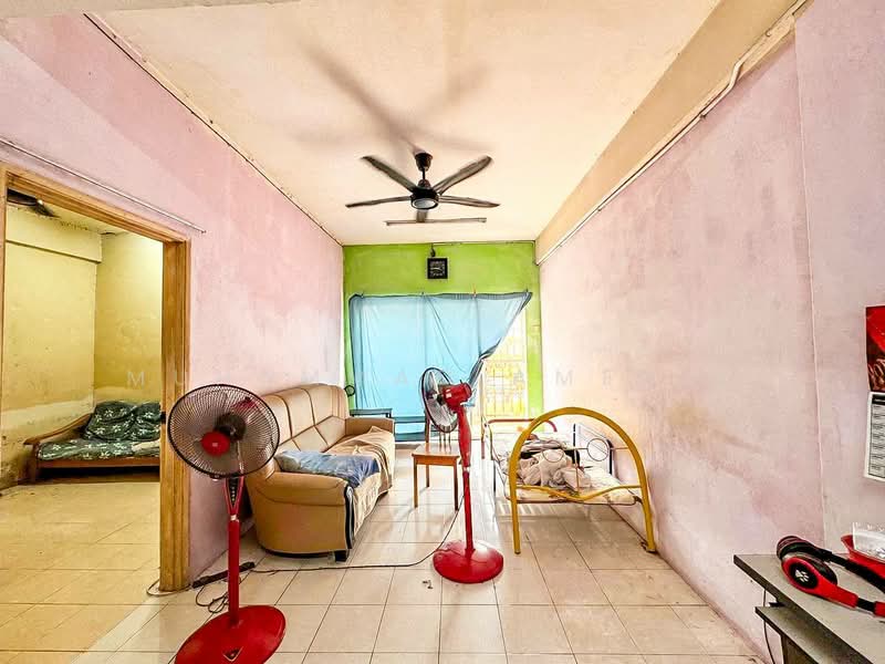 Pangsapuri untuk Dijual di Vista Indah Putra - Muhammad Amerul - Living Room - PropertyGuru.com.my