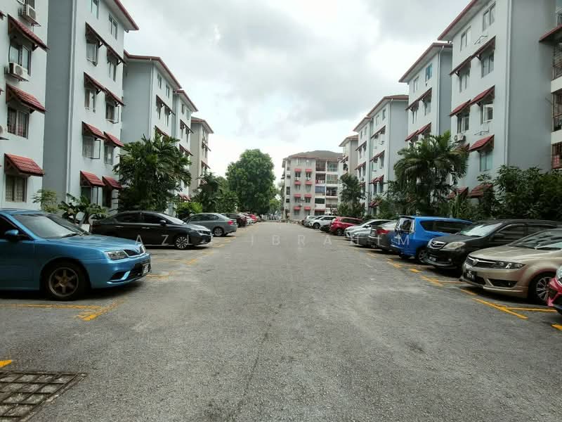 Pangsapuri untuk Dijual di Permai @ USJ 1 (Coral Court) - Azli Ibrahim - Exterior - PropertyGuru.com.my