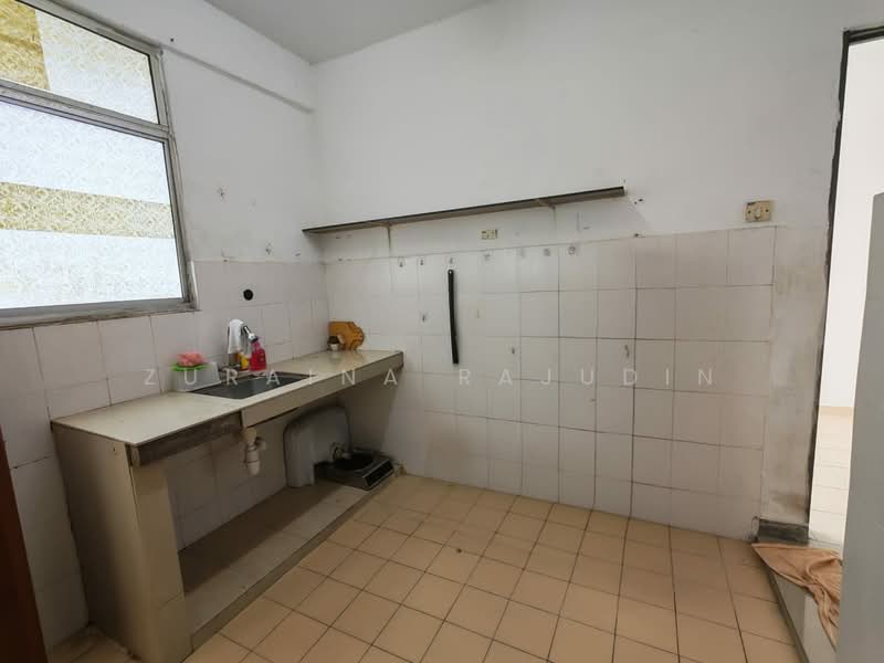 Apartment for Sale at Pangsapuri Rimba Jaya - Zuraina Rajudin - Kitchen - PropertyGuru.com.my