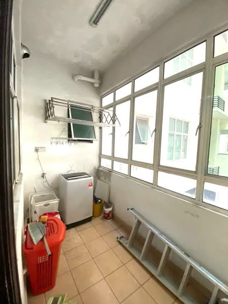 Kediaman Servis untuk Disewa di Subang Olives Residence - Yi Peng - Balcony - PropertyGuru.com.my