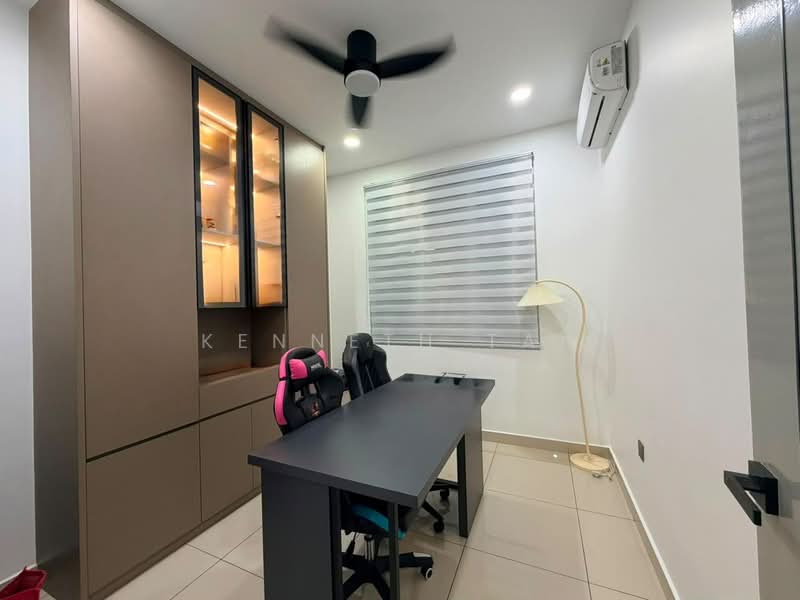 Rumah Teres untuk Dijual di Mutiara Rini (Skudai) - Kenneth Tan - Study - PropertyGuru.com.my
