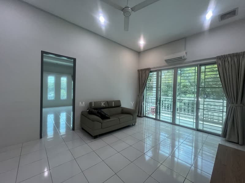 2-storey Terraced House for Sale in Bandar Rimbayu (Telok Panglima Garang) - Miki You - Living Room - PropertyGuru.com.my