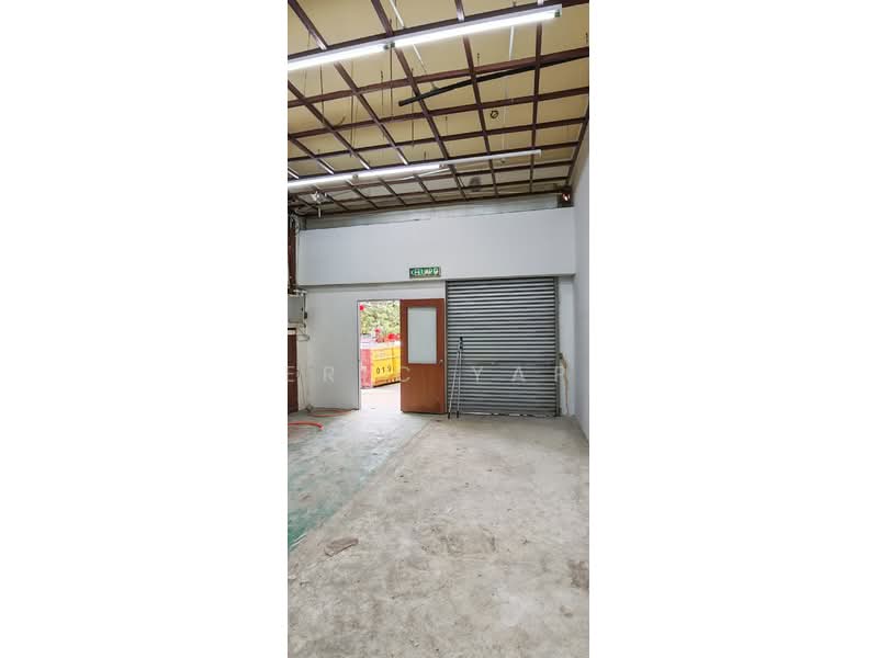 Kedai untuk Disewa di Taman Bukit Serdang (Seri Kembangan) - Eric Yap - Entrance - PropertyGuru.com.my