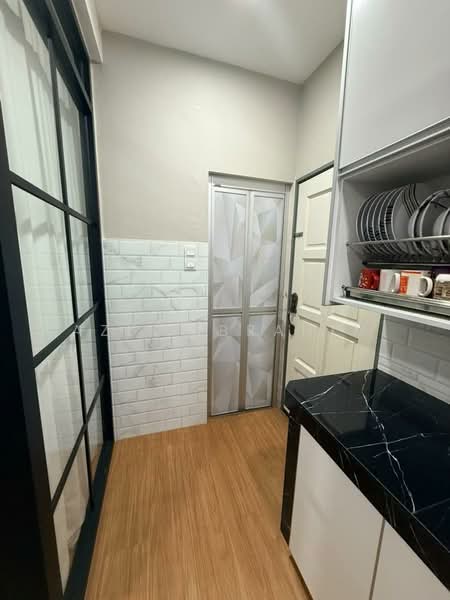 2-storey Terraced House for Sale in Taman Desa Serdang (Seri Kembangan) - Azli Ibrahim - Kitchen - PropertyGuru.com.my