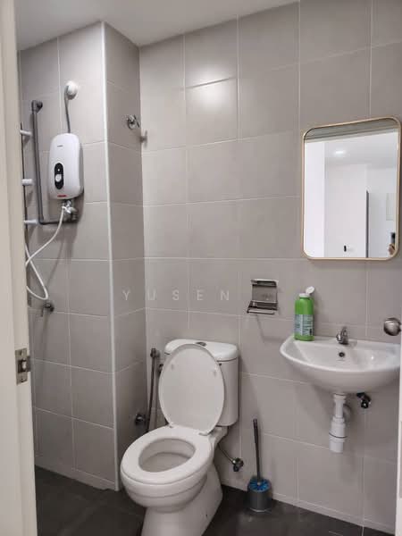Townhouse for Rent in Bandar Cassia (Batu Kawan) - Yusen . - Bathroom - PropertyGuru.com.my