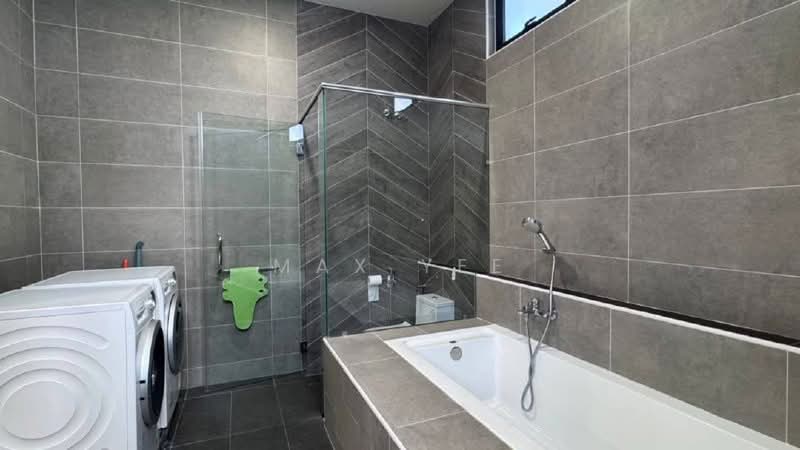 Semi-Detached House for Sale in Iskandar Puteri (Nusajaya) (Johor) - Max Yee - Bathroom - PropertyGuru.com.my