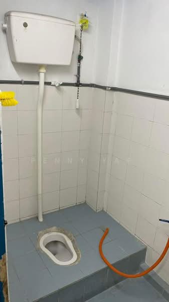 Rumah Flat untuk Dijual di Pangsapuri Taman Bukit Rawang Putra - Penny Yap - Bathroom - PropertyGuru.com.my