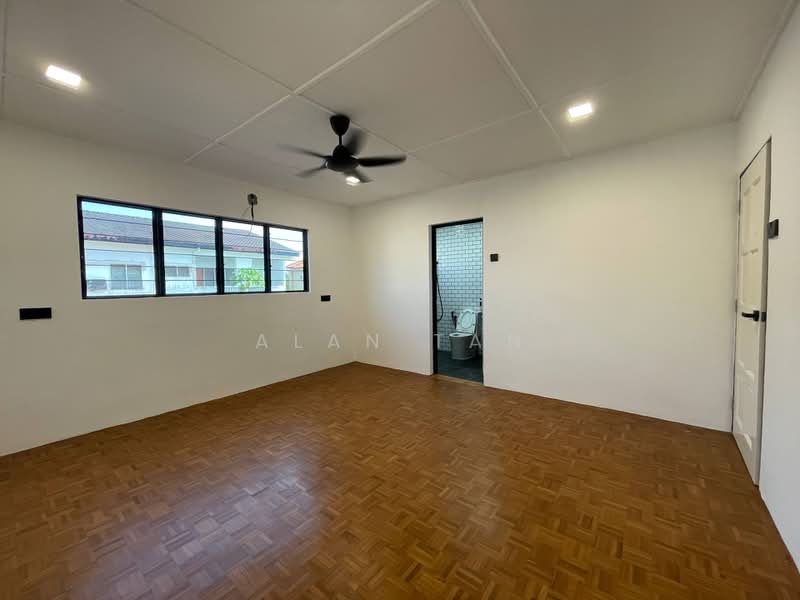 Semi-Detached House for Sale in Kuantan (Pahang) - Alan Tan - Bedroom - PropertyGuru.com.my