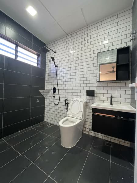 Semi-Detached House for Sale in Kuantan (Pahang) - Alan Tan - Bathroom - PropertyGuru.com.my