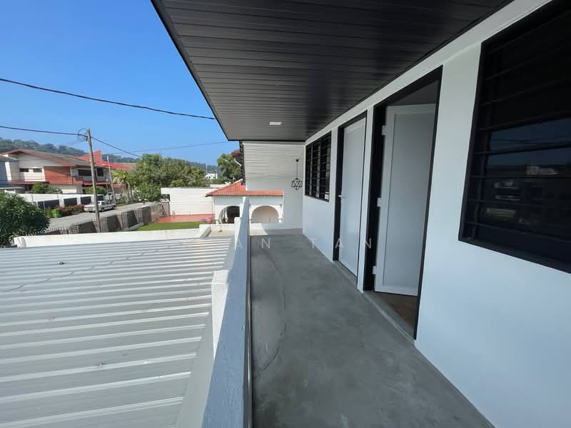 Semi-Detached House for Sale in Kuantan (Pahang) - Alan Tan - Balcony - PropertyGuru.com.my