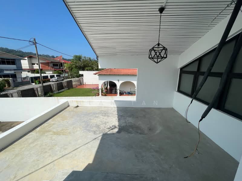 Semi-Detached House for Sale in Kuantan (Pahang) - Alan Tan - Balcony - PropertyGuru.com.my