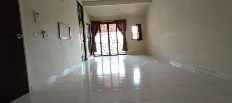 2.5-storey Terraced House for Rent in Bayan Lepas (Penang) - Jason Ewe - Living Room - PropertyGuru.com.my