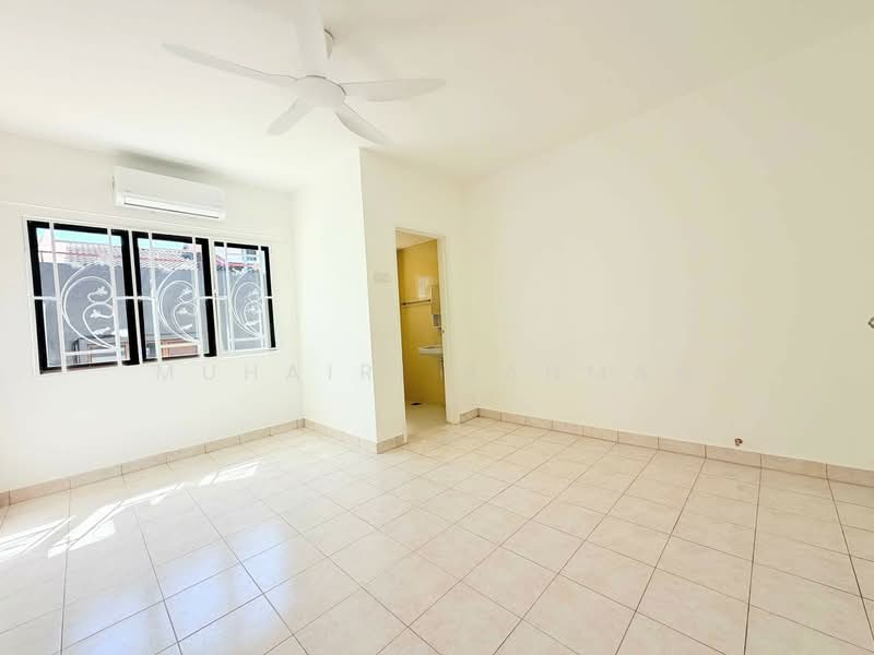2-storey Terraced House for Sale in Laman Glenmarie (Shah Alam) - Muhairi Rahman - Interior - PropertyGuru.com.my