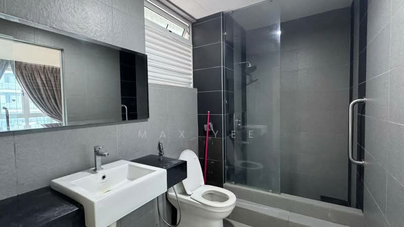 Servis Apartment untuk Dijual di Tropez Residences - Max Yee - Bathroom - PropertyGuru.com.my