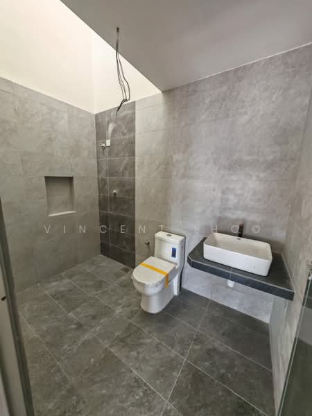 Rumah Berkembar untuk Dijual di Langkap (Perak) - Vincent Thoo - Master Bathroom - PropertyGuru.com.my