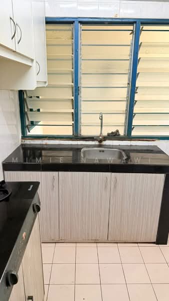 Flat for Sale at Kajang 2 - Mimie Nawawi - Kitchen - PropertyGuru.com.my