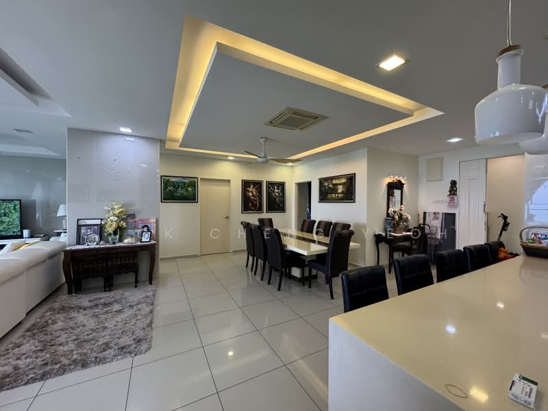 Kondominium untuk Dijual di 10 Island Resort - Huck Cheng Yeoh - Living Room - PropertyGuru.com.my