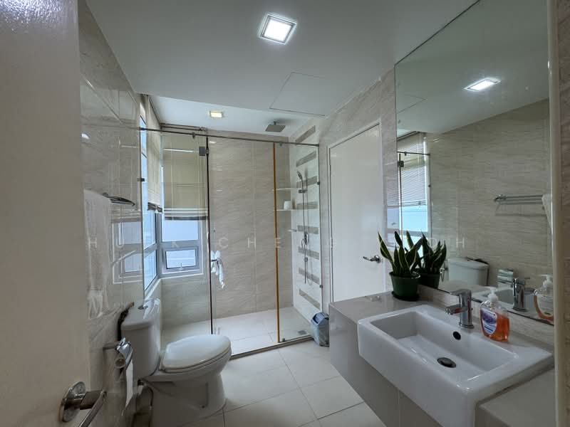 Kondominium untuk Dijual di 10 Island Resort - Huck Cheng Yeoh - Bathroom - PropertyGuru.com.my
