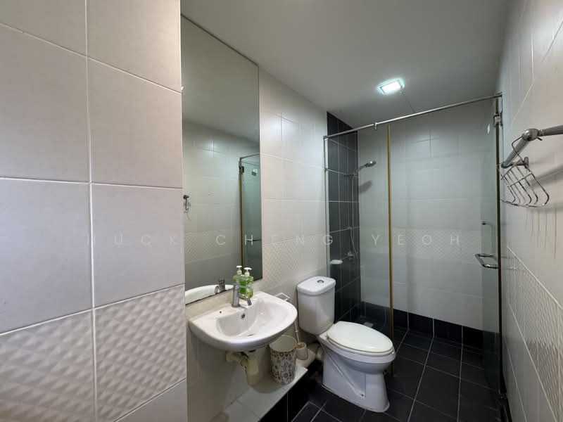 Kondominium untuk Dijual di 10 Island Resort - Huck Cheng Yeoh - Bathroom - PropertyGuru.com.my