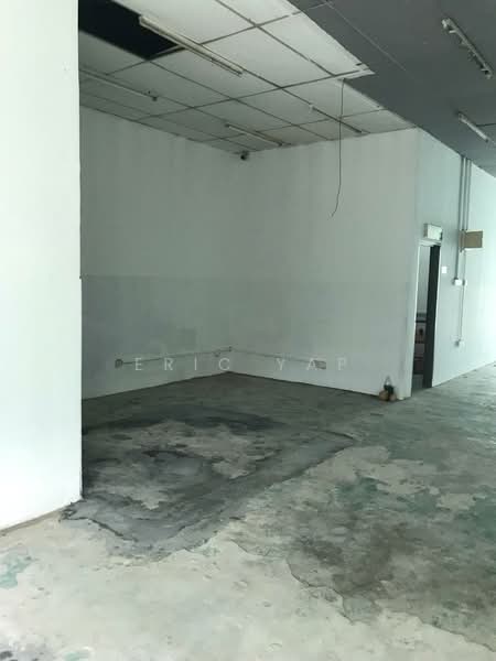 Shop for Sale in Taman Bukit Serdang (Seri Kembangan) - Eric Yap - Interior - PropertyGuru.com.my