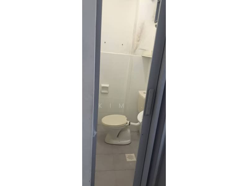 Rumah Teres 2-Tingkat untuk Disewa di Taman Mutiara Rini (Skudai) - Kim . - Bathroom - PropertyGuru.com.my
