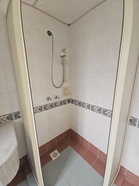 Pangsapuri untuk Disewa di Mawar Apartment - Kelvin Ho - Bathroom - PropertyGuru.com.my