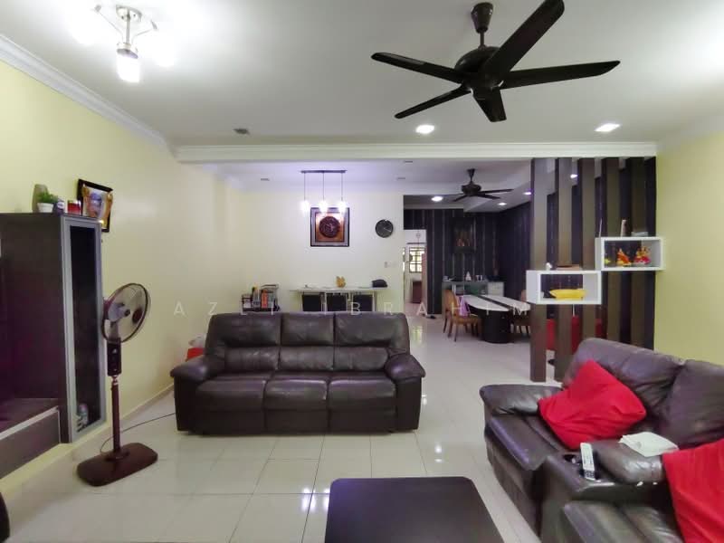 Rumah Teres 2-Tingkat untuk Dijual di Bandar Nusaputra (Puchong) - Azli Ibrahim - Living Room - PropertyGuru.com.my