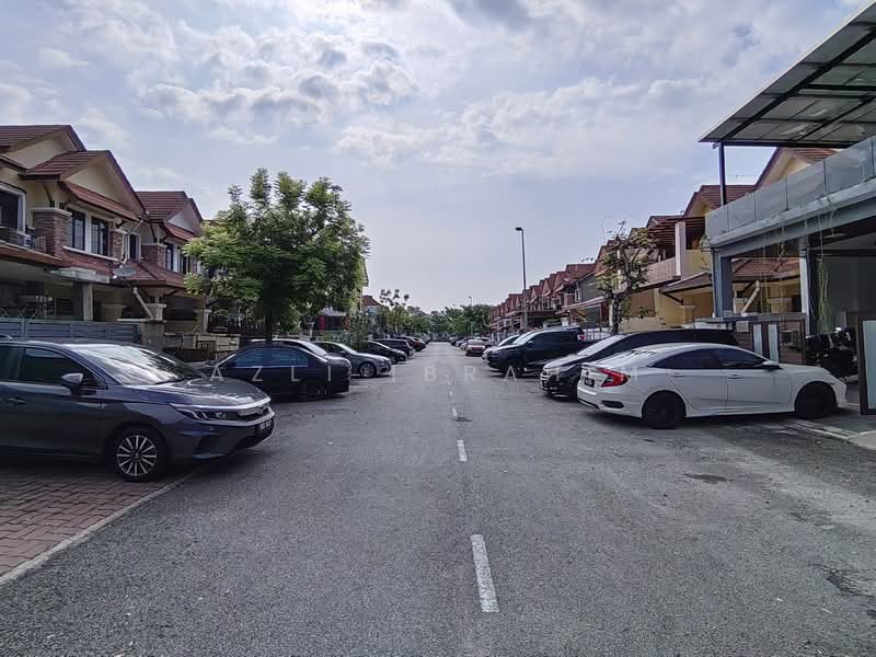 Rumah Teres 2-Tingkat untuk Dijual di Bandar Nusaputra (Puchong) - Azli Ibrahim - Exterior - PropertyGuru.com.my