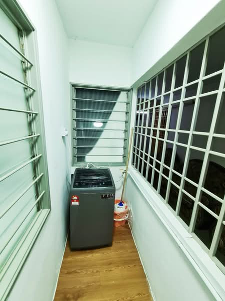 Pangsapuri untuk Disewa di Jelutong Park - Jerry Tan - Balcony - PropertyGuru.com.my