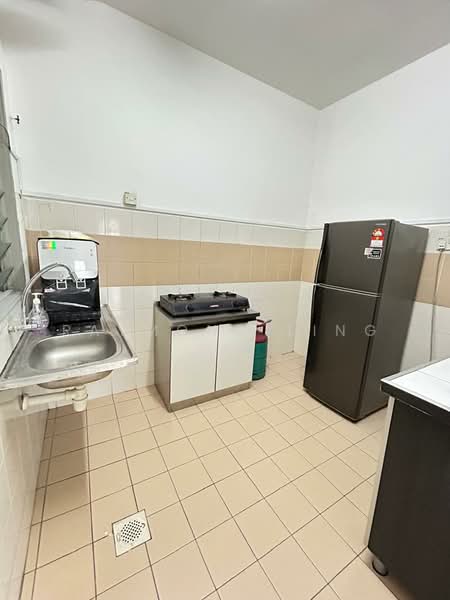 Condominium for Rent at Residensi Laguna (Sunway Belvedere) - Raymond Ling - Kitchen - PropertyGuru.com.my