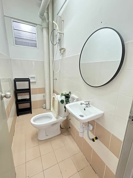 Condominium for Rent at Residensi Laguna (Sunway Belvedere) - Raymond Ling - Bathroom - PropertyGuru.com.my