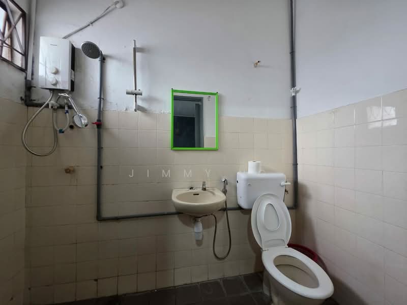 2-storey Terraced House for Sale in Taman Seri Bahagia (Cheras) - Jimmy Ng - Bathroom - PropertyGuru.com.my