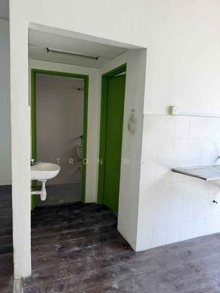 Office for Rent in Seri Kembangan (Selangor) - Tron Wan - Bathroom - PropertyGuru.com.my