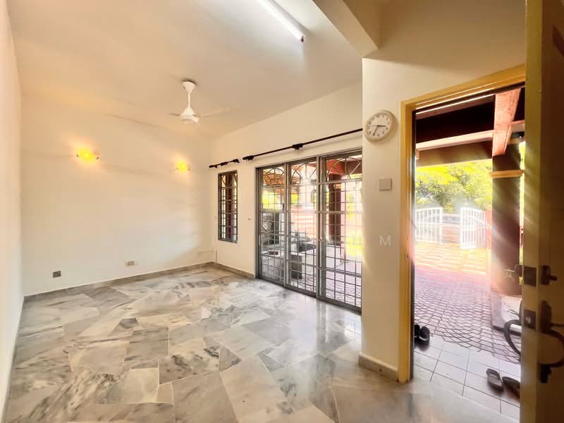 Rumah Teres 2-Tingkat untuk Dijual di Usj 22 (Subang Jaya) - Muhairi Rahman - Living Room - PropertyGuru.com.my