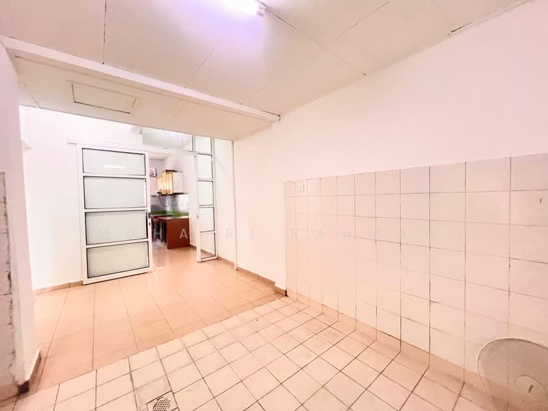 Rumah Teres 2-Tingkat untuk Dijual di Usj 22 (Subang Jaya) - Muhairi Rahman - Kitchen - PropertyGuru.com.my