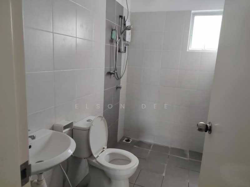 Pangsapuri untuk Disewa di Residensi Pauh Permai - Elson Dee - Bathroom - PropertyGuru.com.my