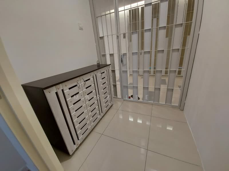 Kondominium untuk Dijual di Lakefront Residence - Mark Lee - Entrance - PropertyGuru.com.my