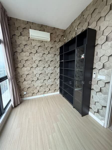 Kediaman Servis untuk Disewa di Res 280 - Frankie Sing - Balcony - PropertyGuru.com.my