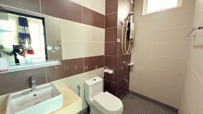 Kondominium untuk Disewa di M Condominium @ Larkin - Norman Lim - Bathroom - PropertyGuru.com.my