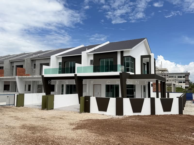 2-storey Terraced House for Sale in Kampar Putra (Kampar) - Presley Chong - Exterior - PropertyGuru.com.my