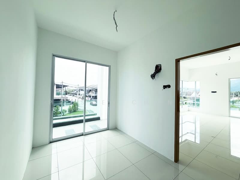 2-storey Terraced House for Sale in Kampar Putra (Kampar) - Presley Chong - Upstair Family Area - PropertyGuru.com.my
