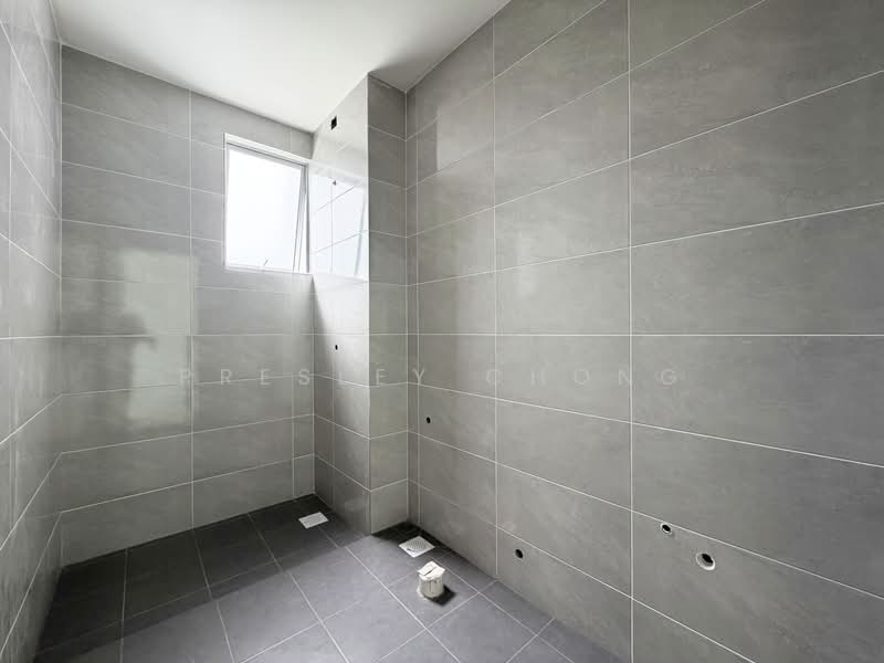 2-storey Terraced House for Sale in Kampar Putra (Kampar) - Presley Chong - Master Bathroom - PropertyGuru.com.my