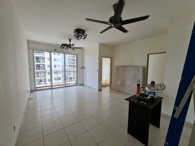 Pangsapuri untuk Dijual di Residensi Pandanmas 2 - Kelvin Ho - Living Room - PropertyGuru.com.my