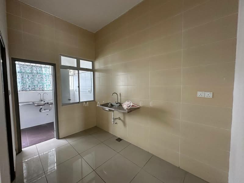 Rumah Teres 2-Tingkat untuk Dijual di Bandar Putra (Kulai) - Max Yee - Kitchen - PropertyGuru.com.my